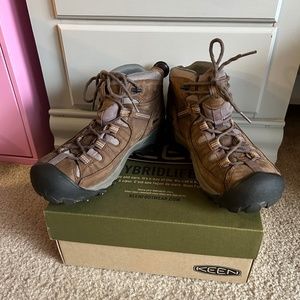 Keen Targhee II Mid Walnut hiking boots 9.5